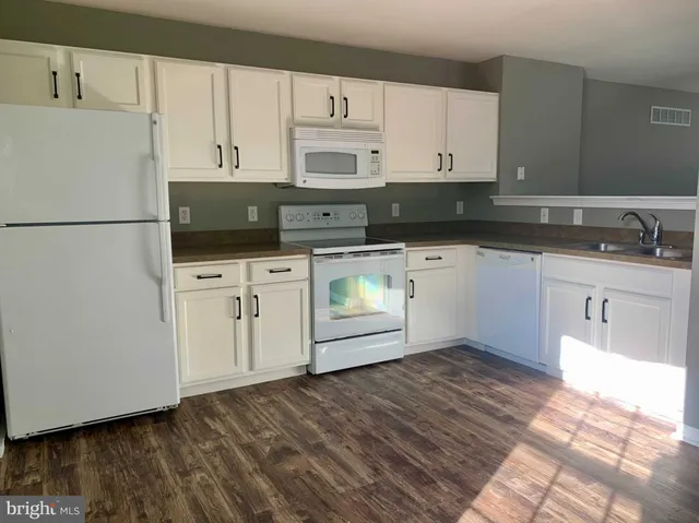 $2,250 | 351 Paradee Drive, Dover, DE 19904