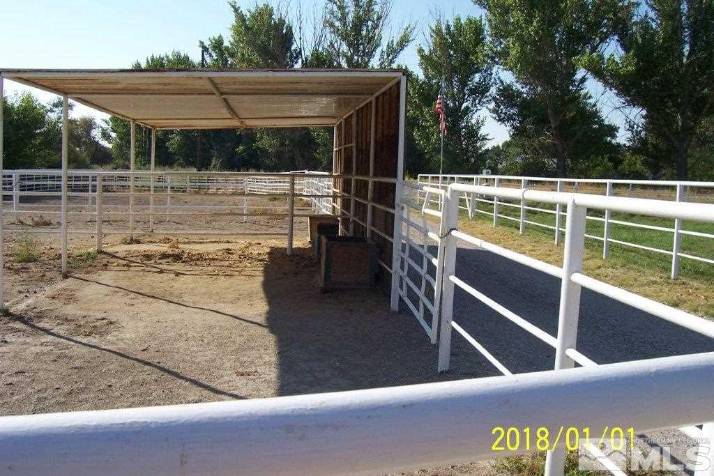 3700 Alcorn Road Fallon, NV 89406 - Photo 18 of 25 a view of a balcony with yard