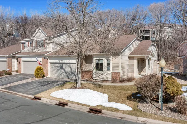 $439,900 | 1454 Summit Shores Drive, Burnsville, MN 55306