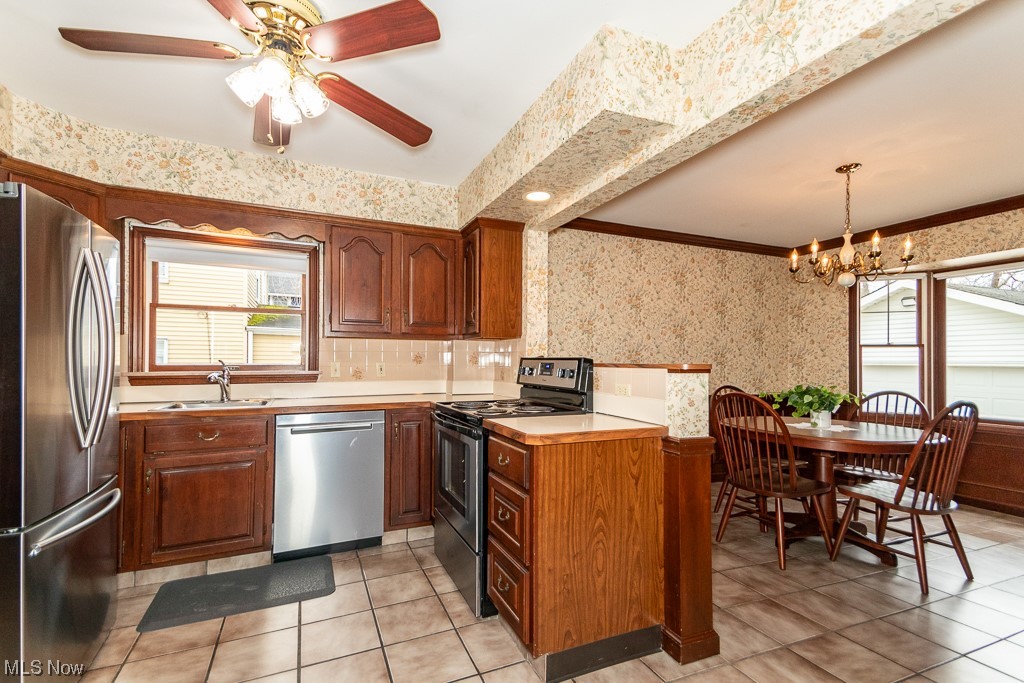 5155 Eastover Road Cleveland, OH 44124 - Photo 14 of 46 Kitchen