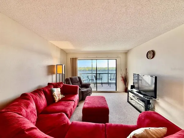 $2,000 | 821 Bahia Del Sol Drive, Unit C, Ruskin, FL 33570