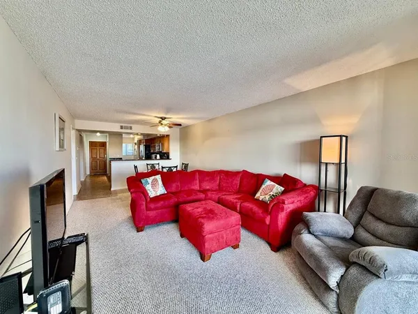 $2,000 | 821 Bahia Del Sol Drive, Unit C, Ruskin, FL 33570