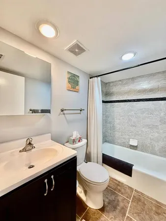 $2,000 | 821 Bahia Del Sol Drive, Unit C, Ruskin, FL 33570