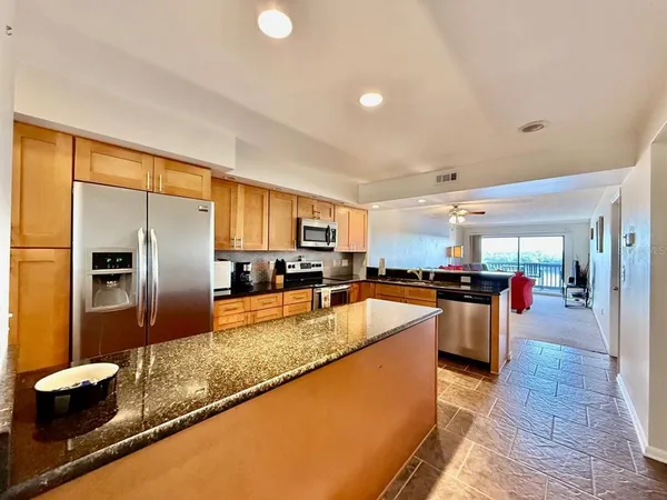 $2,000 | 821 Bahia Del Sol Drive, Unit C, Ruskin, FL 33570