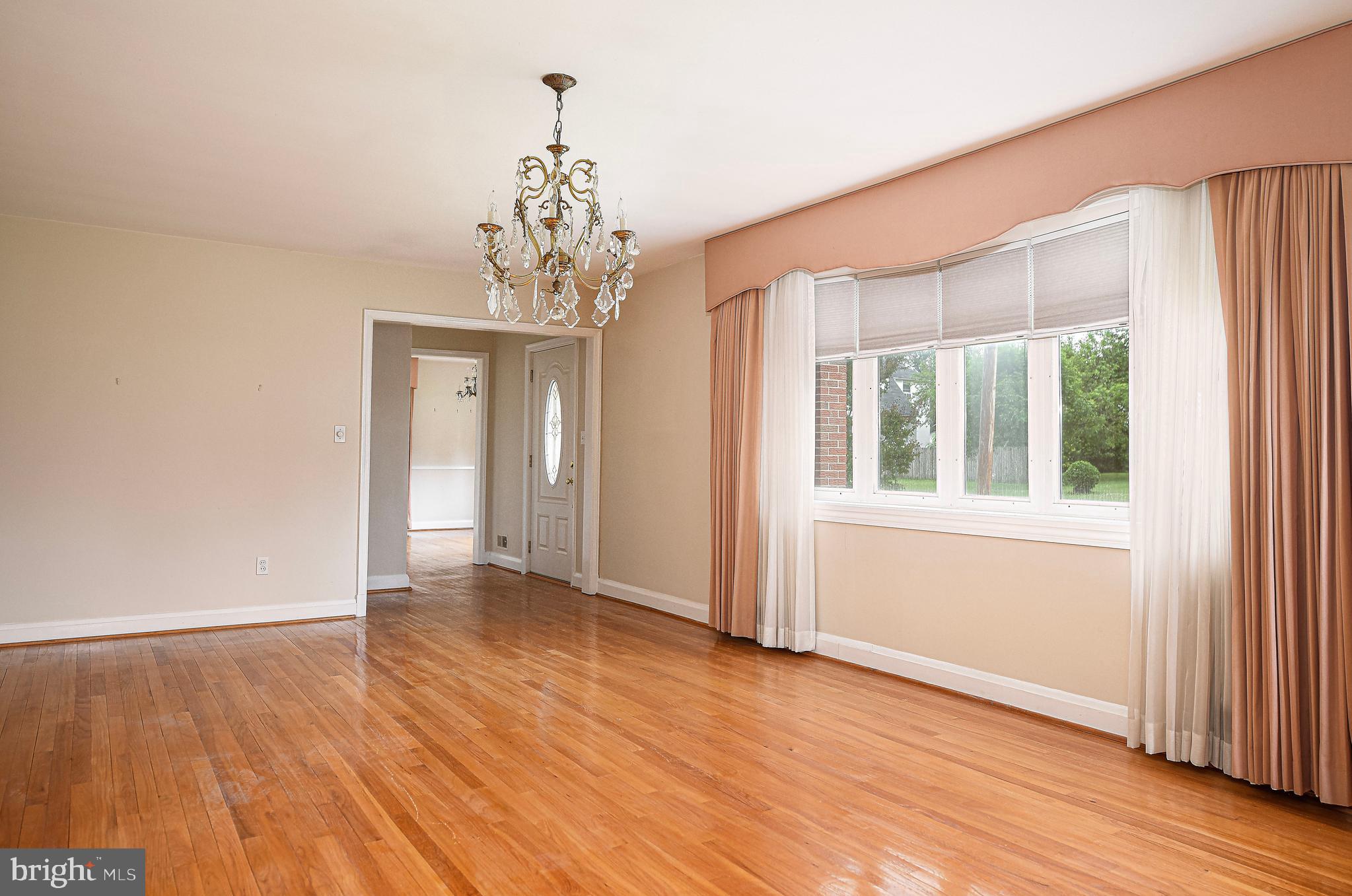 7202 Old Harford Road Baltimore, MD 21234 - Photo 2 of 21 View of the entryway