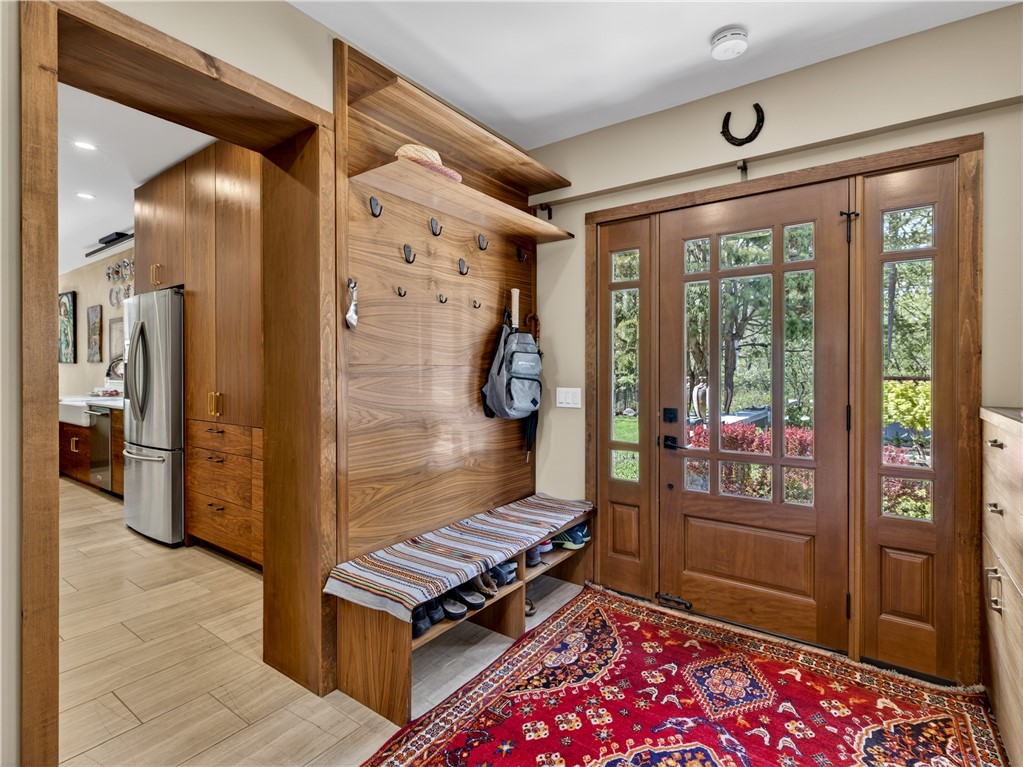 325 Post Road Westerly, RI 02891 - Photo 11 of 49