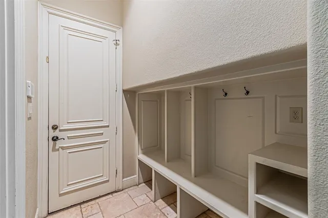 a view of walk in closet