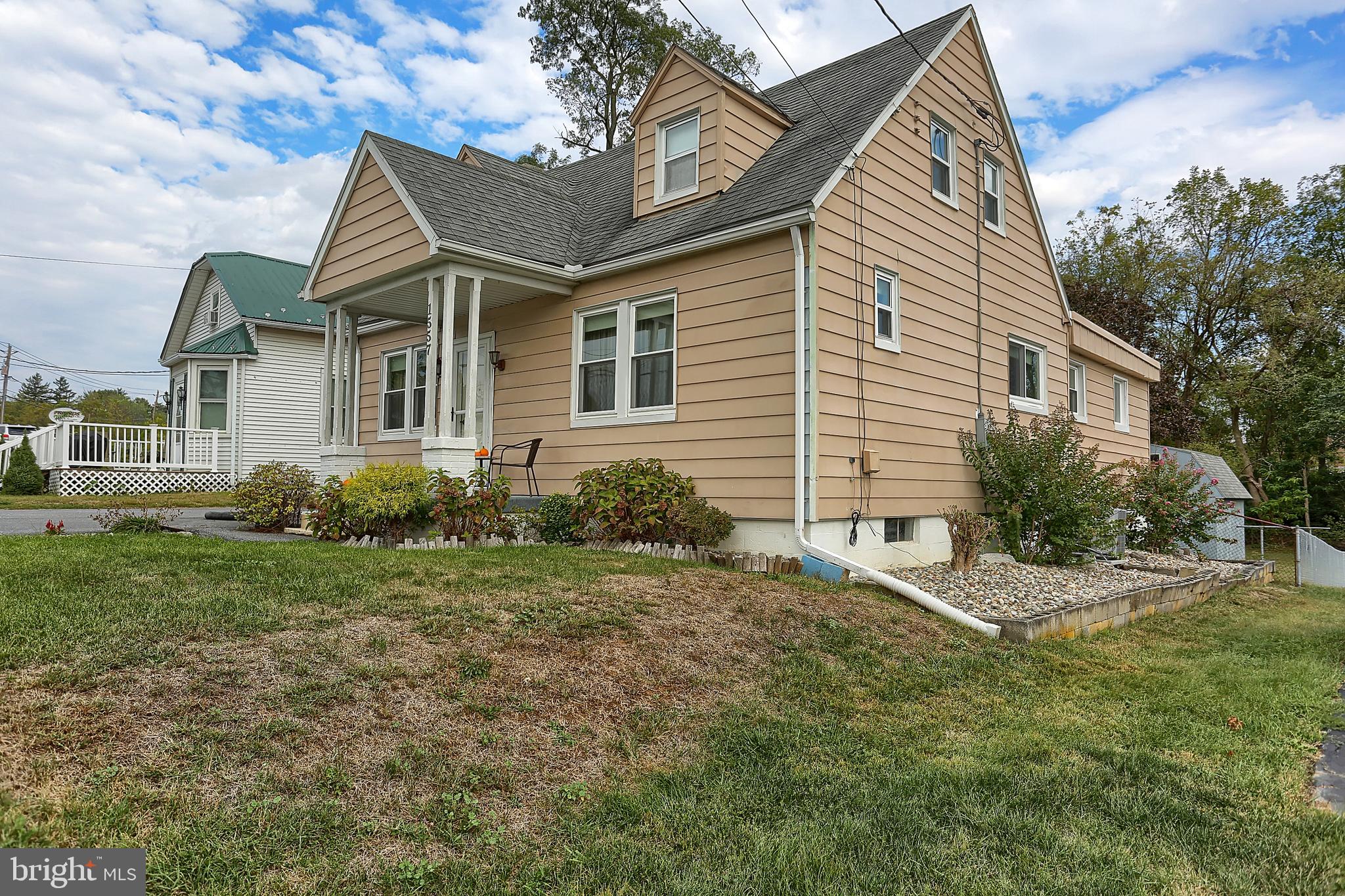 1557 Spring Road Carlisle, PA 17013 - Photo 3 of 32 Gallery Image 3