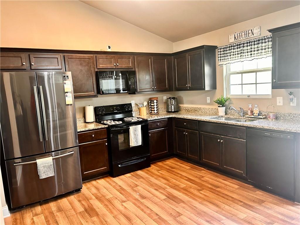 94 Heather Lane Commerce, GA 30529 - Photo 13 of 26