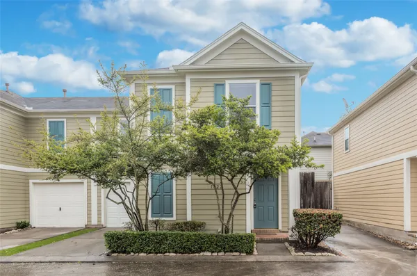 $2,150 | 1722 Redwing Bluff Drive, Houston, TX 77009