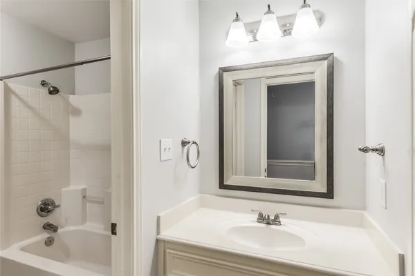 $2,150 | 1722 Redwing Bluff Drive, Houston, TX 77009