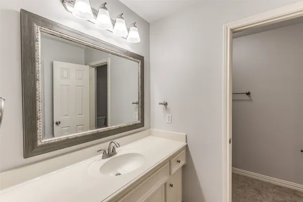 $2,150 | 1722 Redwing Bluff Drive, Houston, TX 77009