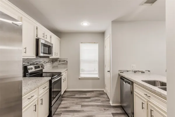 $2,150 | 1722 Redwing Bluff Drive, Houston, TX 77009