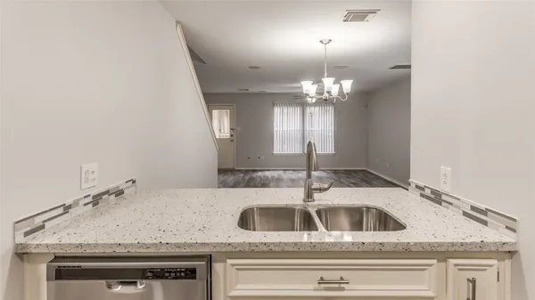 $2,150 | 1722 Redwing Bluff Drive, Houston, TX 77009