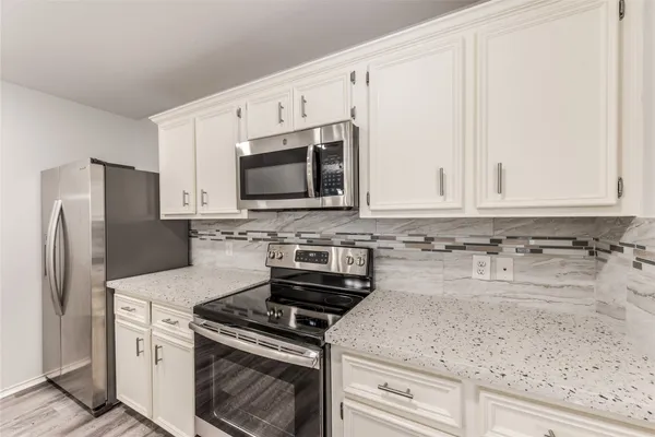 $2,150 | 1722 Redwing Bluff Drive, Houston, TX 77009