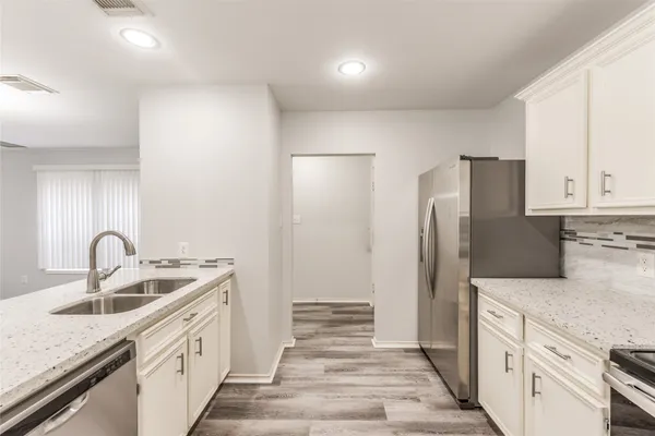 $2,150 | 1722 Redwing Bluff Drive, Houston, TX 77009