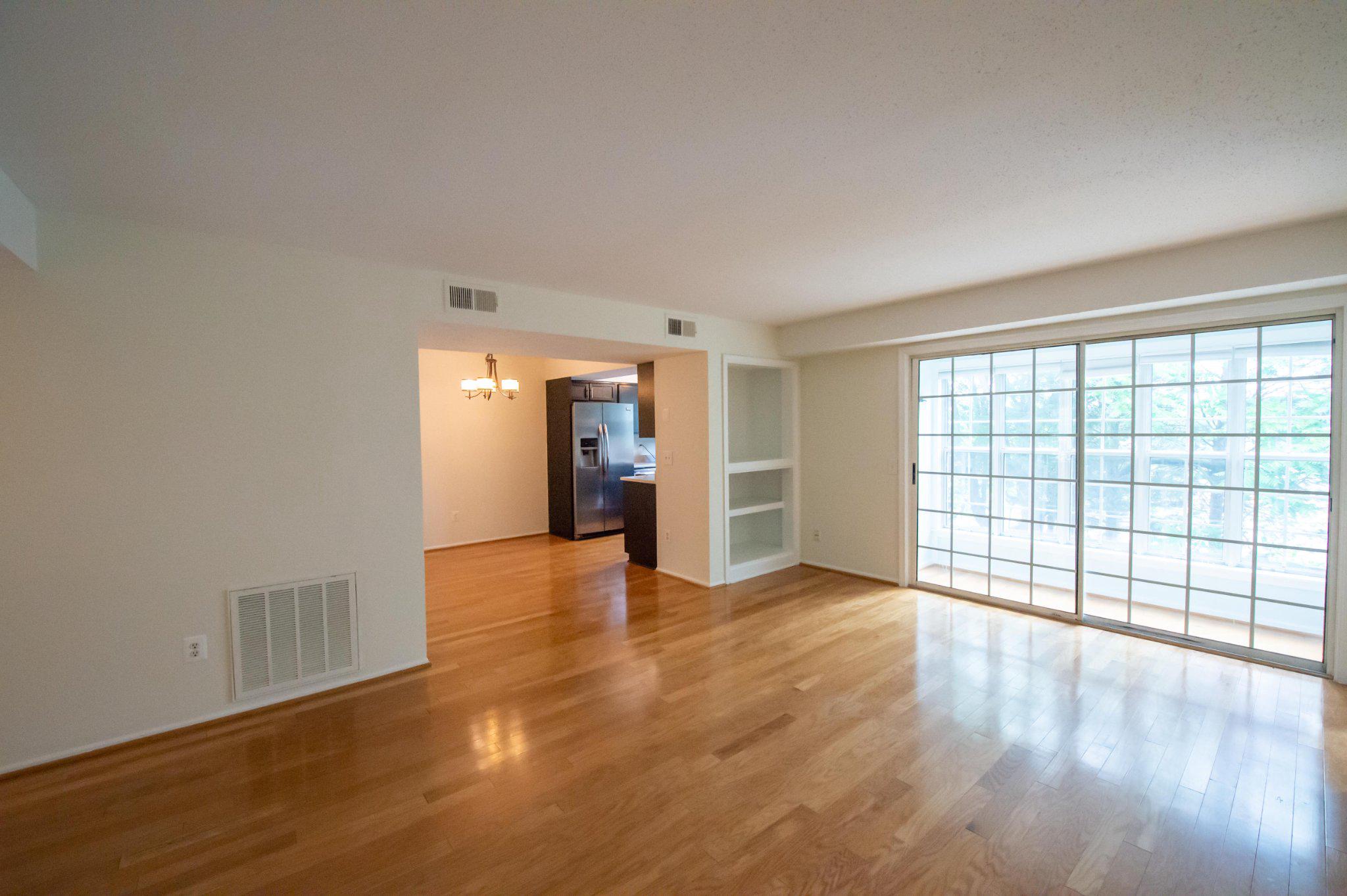 120 Fort Evans Road Southeast, Unit C Leesburg, VA 20175 - Photo 4 of 23 Living room