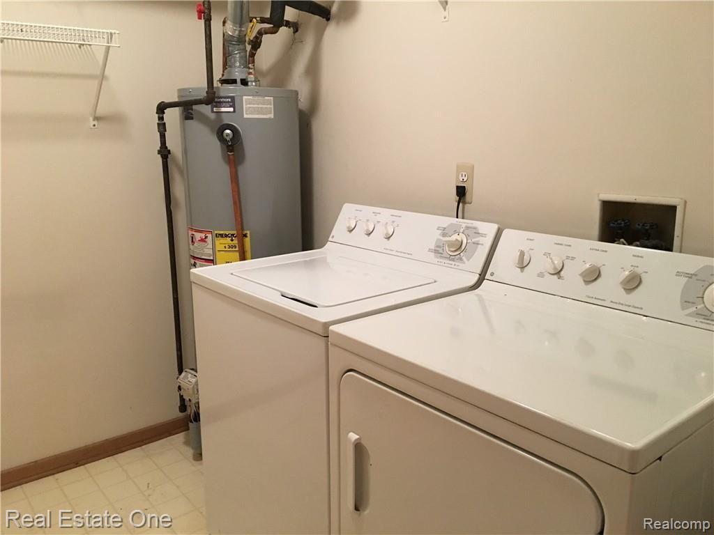 24060 Middlebelt Road, Unit 22 Farmington Hills, MI 48336 - Photo 12 of 15