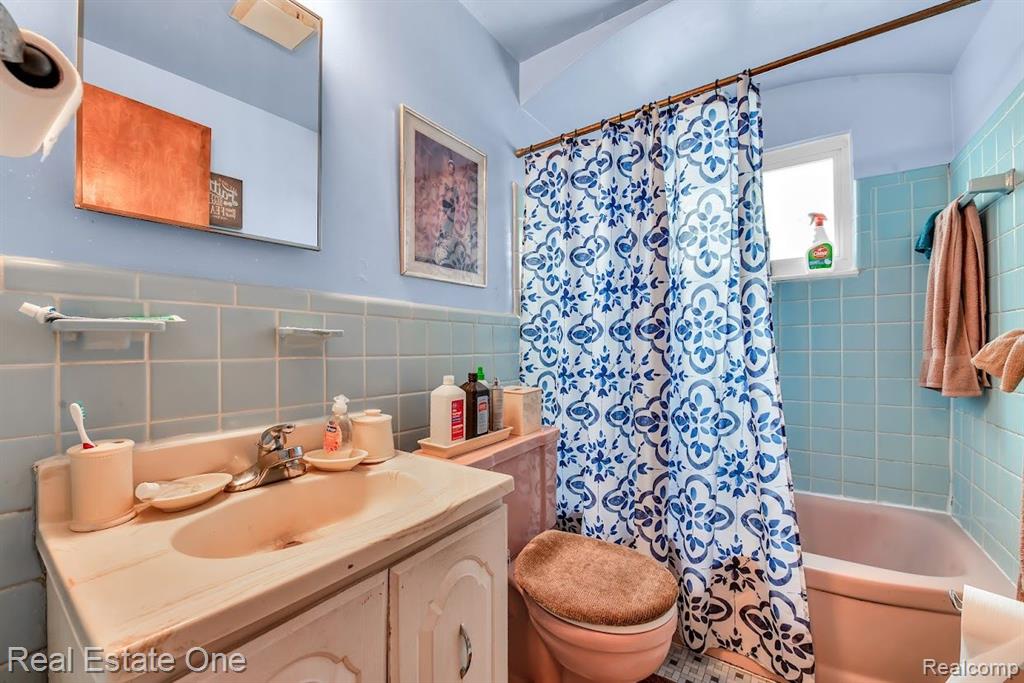 2022 Vernier Road Grosse Pointe Woods, MI 48236 - Photo 27 of 40