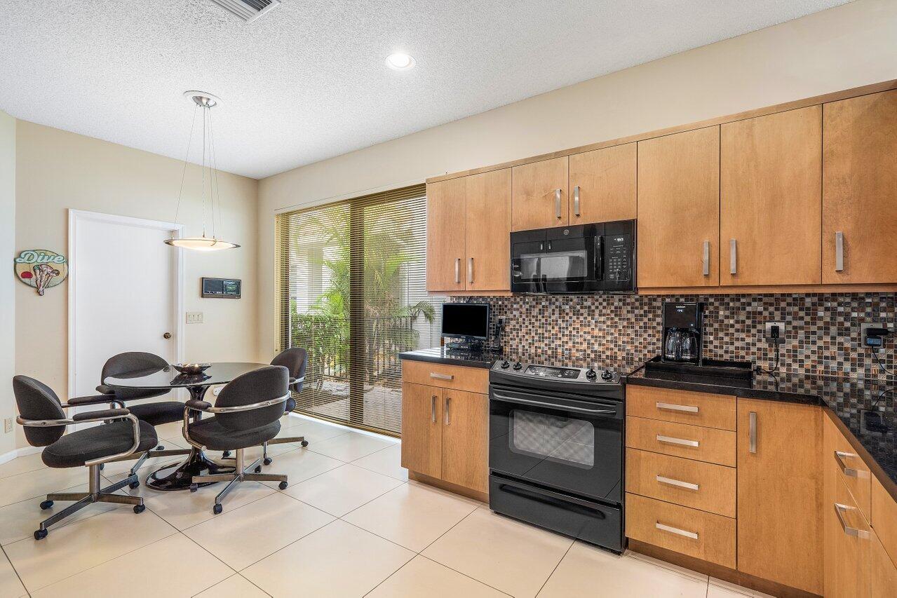 2475 Northwest 63rd Street Boca Raton, FL 33496 - Photo 9 of 45 010-2475Northwest63rdStreet-BocaRaton-FL