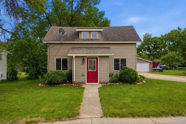 $195,000 | 114 East Oak Street, Osakis, MN 56360
