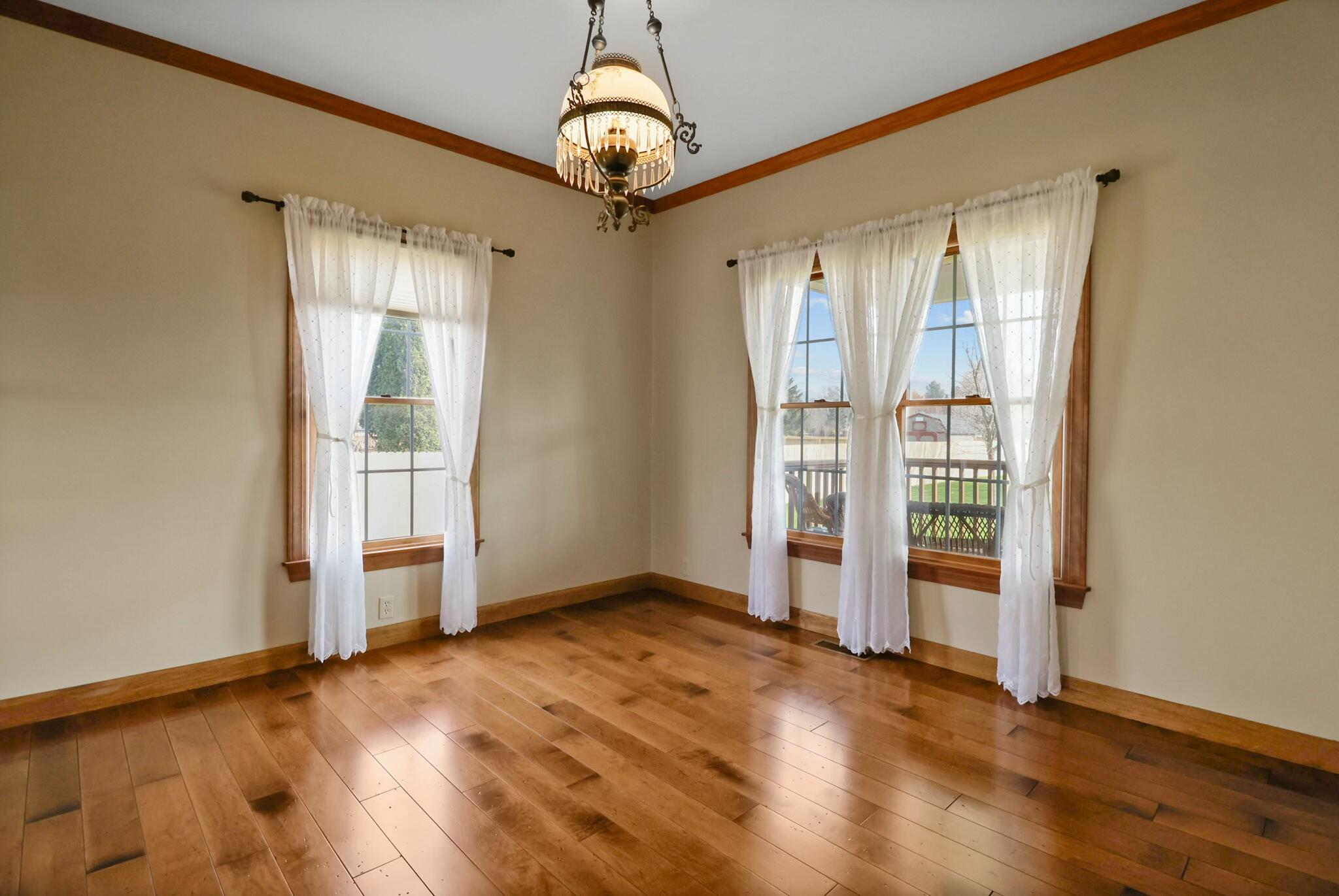 172 Lee Drive Kouts, IN 46347 - Photo 12 of 63 2048x1371