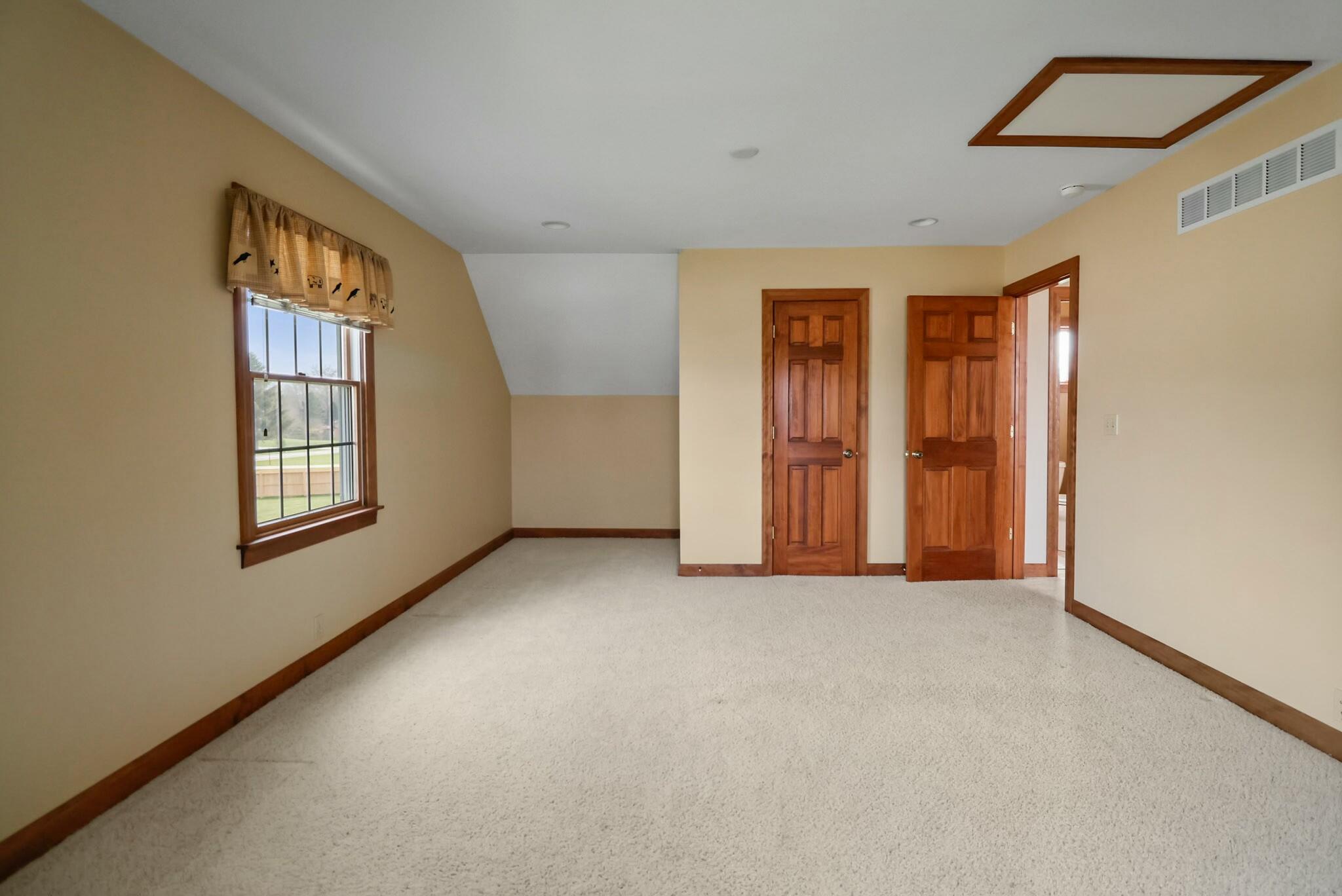 172 Lee Drive Kouts, IN 46347 - Photo 27 of 63 2048x1368