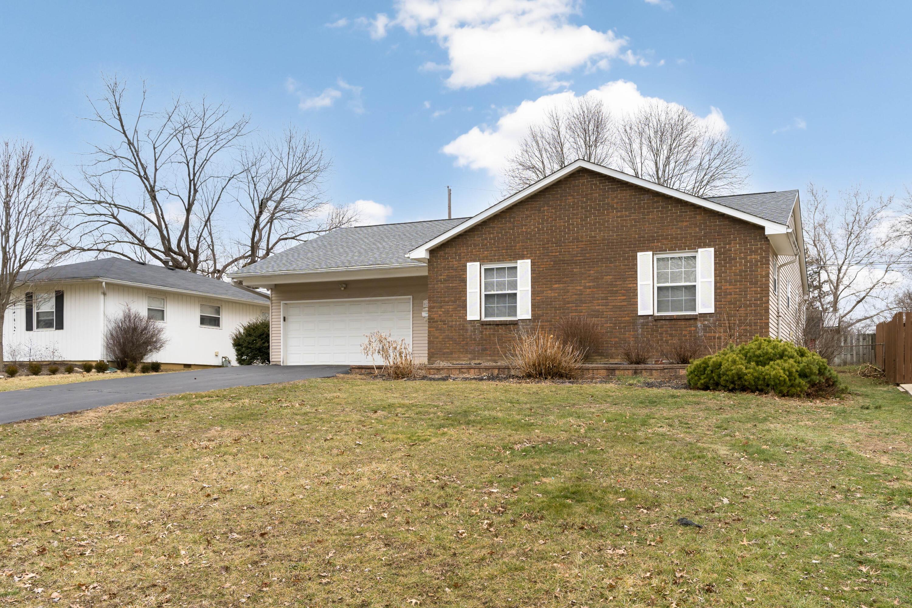 286 Broken Arrow Road Columbus, OH 43230 - Photo 3 of 30 Front Exterior