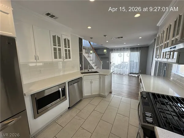$2,137 | 8848 Hampton Green Avenue, Las Vegas, NV 89129