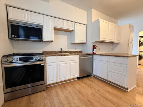 $1,995 | 35 East Avenue, Unit 1, Middletown, NY 10940
