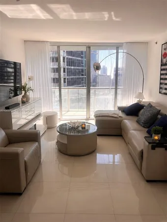 $4,575 | 475 Brickell Avenue, Unit 3613, Miami, FL 33131