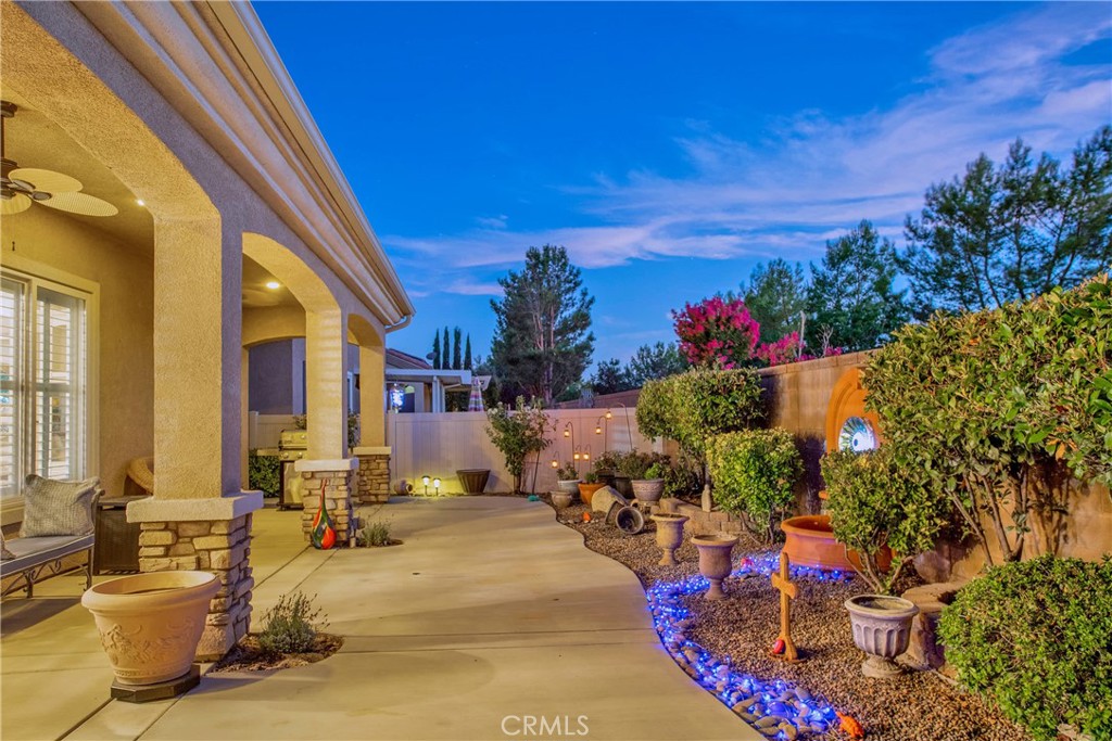 10686 Archerwill Road Apple Valley, CA 92308 - Photo 46 of 55 a view of a building with sitting area