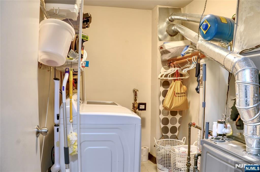 388 Poets Way Mahwah, NJ 07430 - Photo 24 of 30