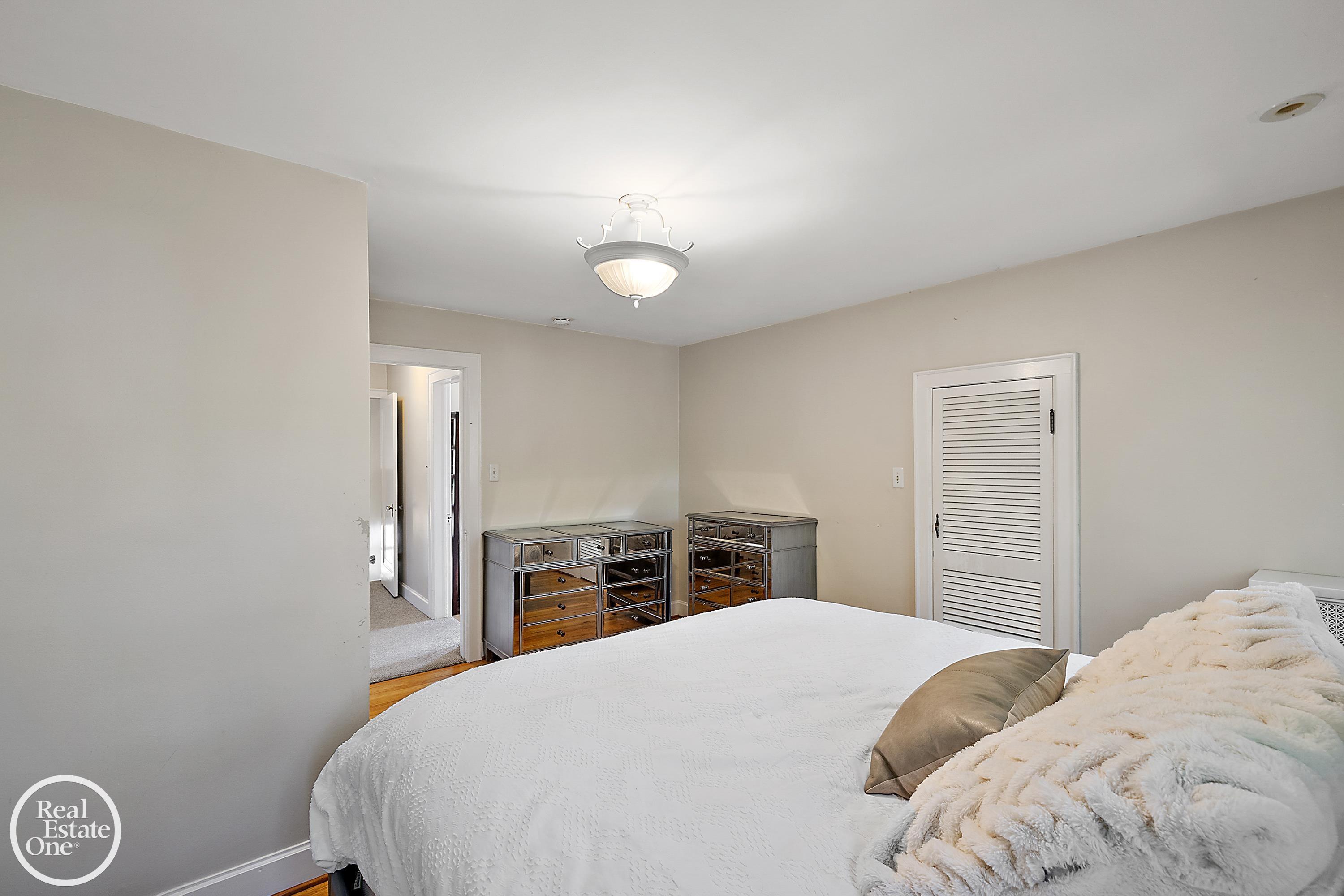 277 Merriweather Road Grosse Pointe Farms, MI 48236 - Photo 21 of 51