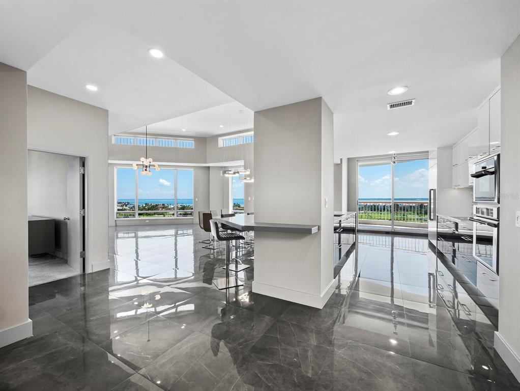 455 Longboat Club Road, Unit PH8 Longboat Key, FL 34228 - Photo 13 of 32