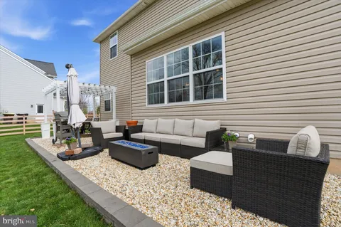 $649,000 | 4 Sovereign Drive, Douglassville, PA 19518
