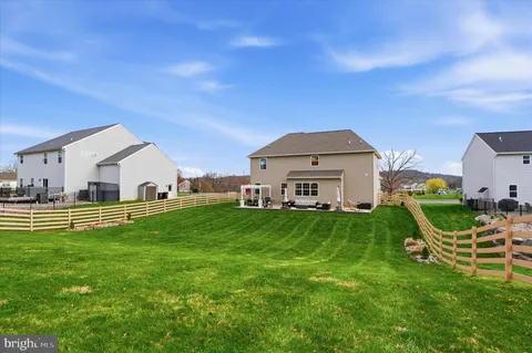 $649,000 | 4 Sovereign Drive, Douglassville, PA 19518