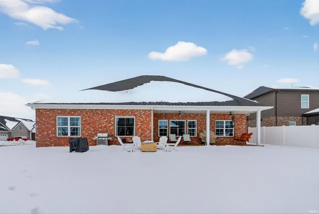 $599,900 | 511 Westbriar Circle, Newburgh, IN 47630