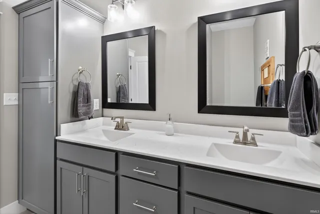 $599,900 | 511 Westbriar Circle, Newburgh, IN 47630