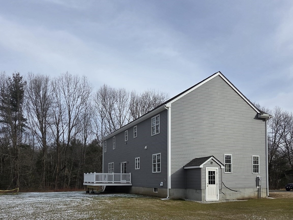 138 Elm Street Uxbridge, MA 01569 - Photo 3 of 26