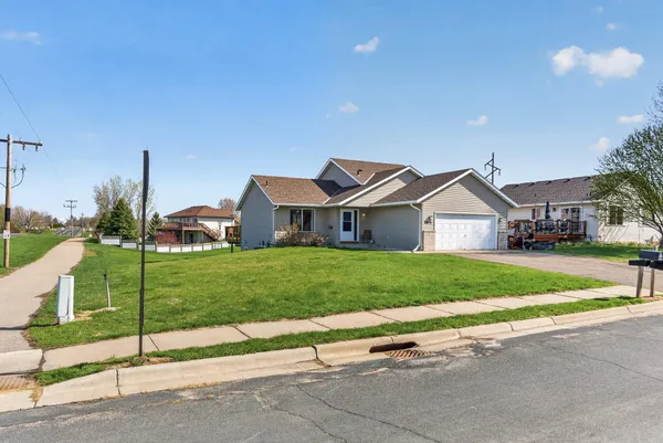 $355,000 | 1601 Griffing Park Road, Buffalo, MN 55313