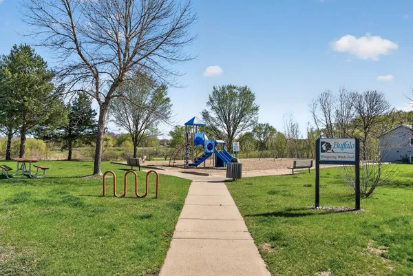 $355,000 | 1601 Griffing Park Road, Buffalo, MN 55313