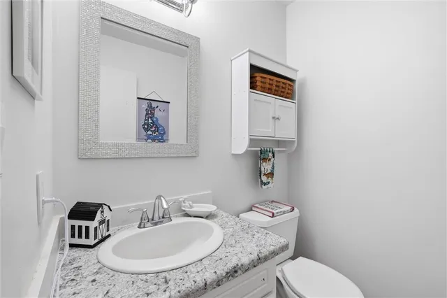 $310,000 | 522 Forest Glen Lane, Lansing, KS 66043