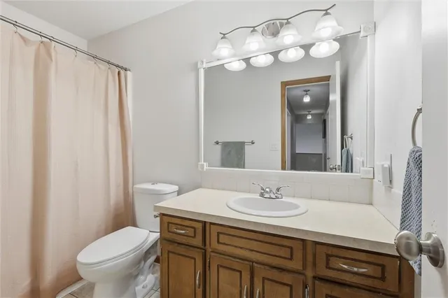 $310,000 | 522 Forest Glen Lane, Lansing, KS 66043