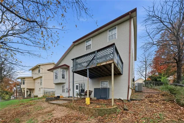 $310,000 | 522 Forest Glen Lane, Lansing, KS 66043