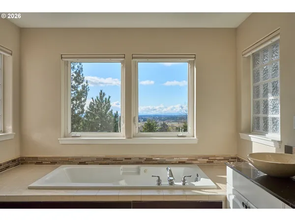 $1,025,000 | 3647 Northwest Orchard Court, Camas, WA 98607