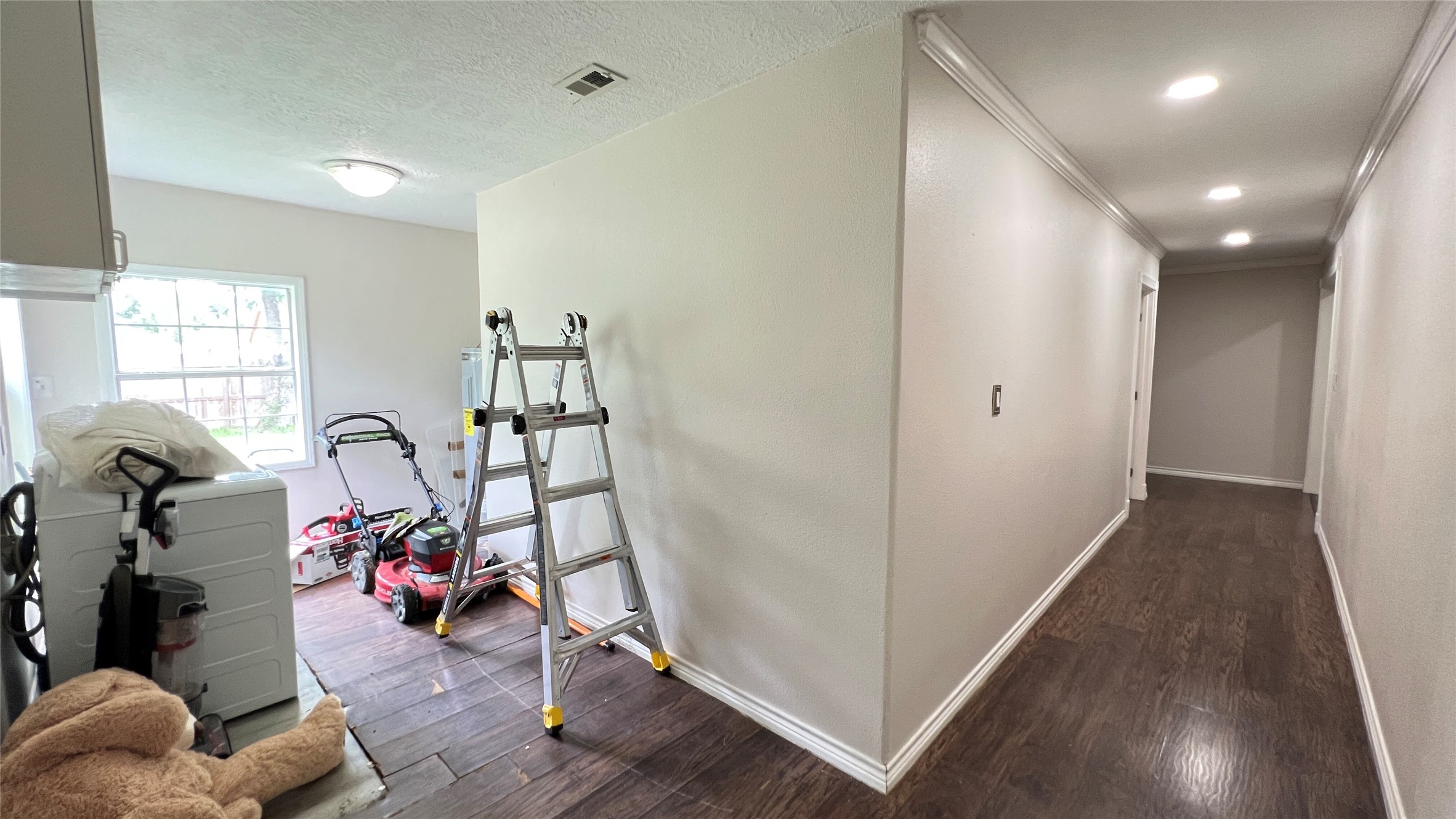 8211 Findlay Street Houston, TX 77017 - Photo 23 of 25 Washer and Dryer Area