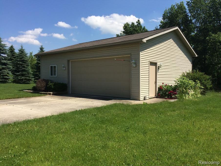 9478 Parshallville Road Fenton, MI 48430 - Photo 6 of 39