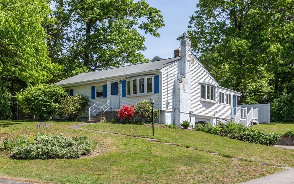 7 Rolling Ridge Road Franklin, MA 02038 - Photo 1 of 28 Gallery Image 1