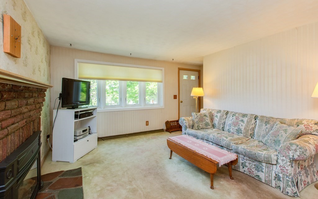 7 Rolling Ridge Road Franklin, MA 02038 - Photo 13 of 28 Gallery Image 13